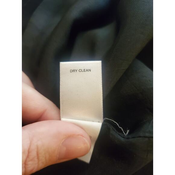 Banana Republic Women’s V-Neck Size 6 Petite Sleeveless Black Dress - Picture 5 of 5